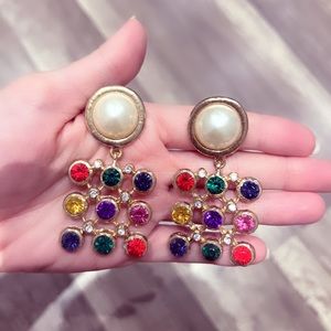 Brand new vintage style earrings buy 2 earrings get the third one for free